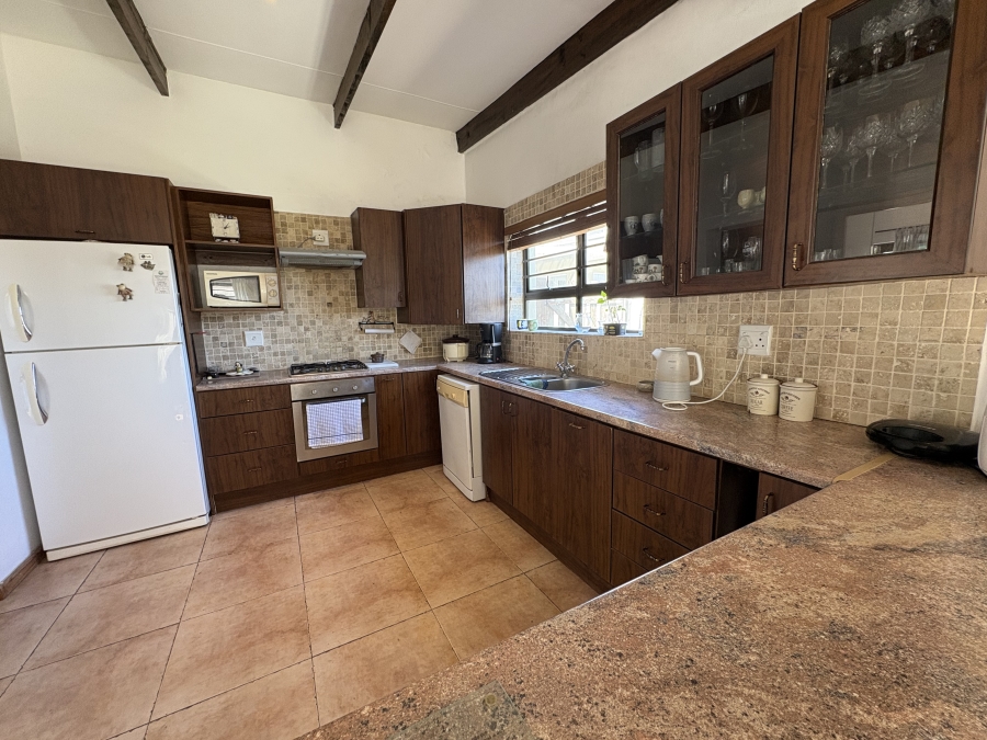 4 Bedroom Property for Sale in Pearl Bay Western Cape